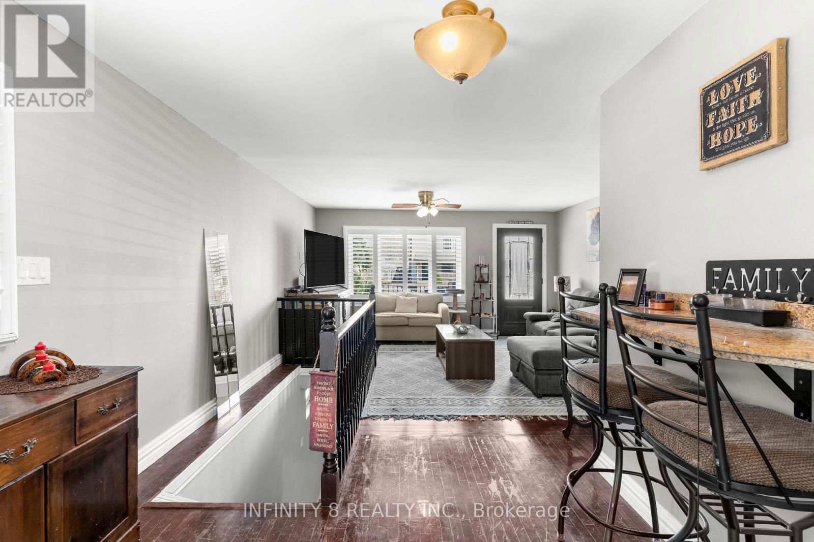 216 BEATRICE STREET Image 8