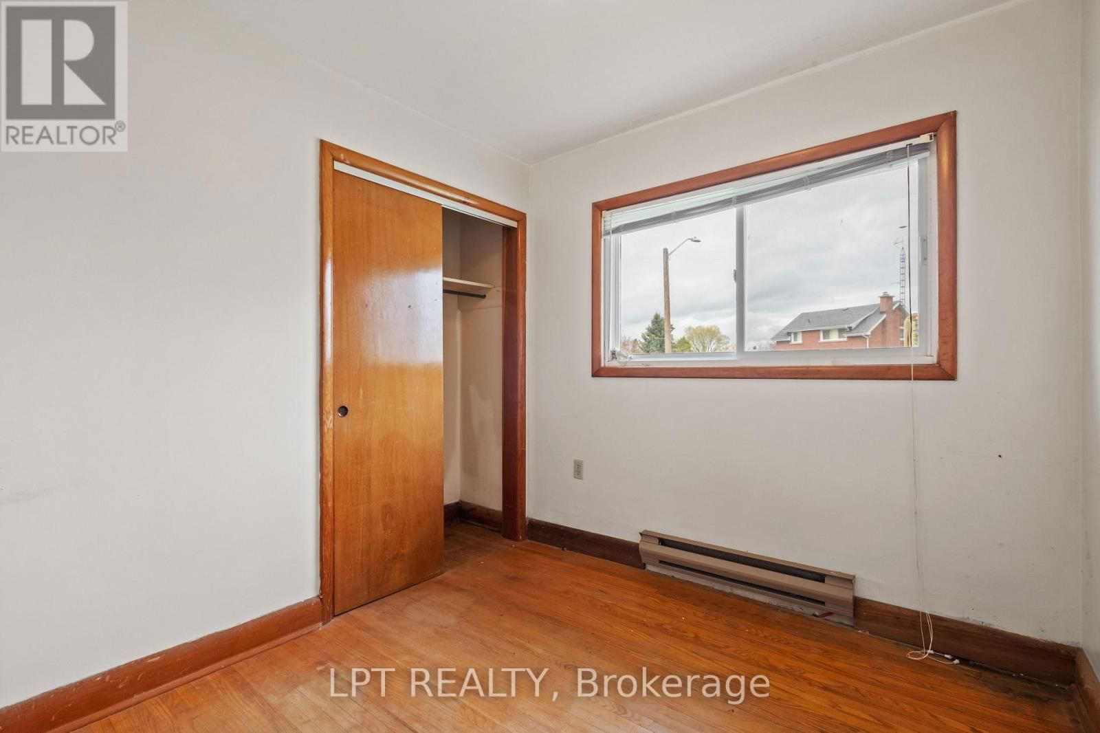 32 JANE AVENUE Image 13