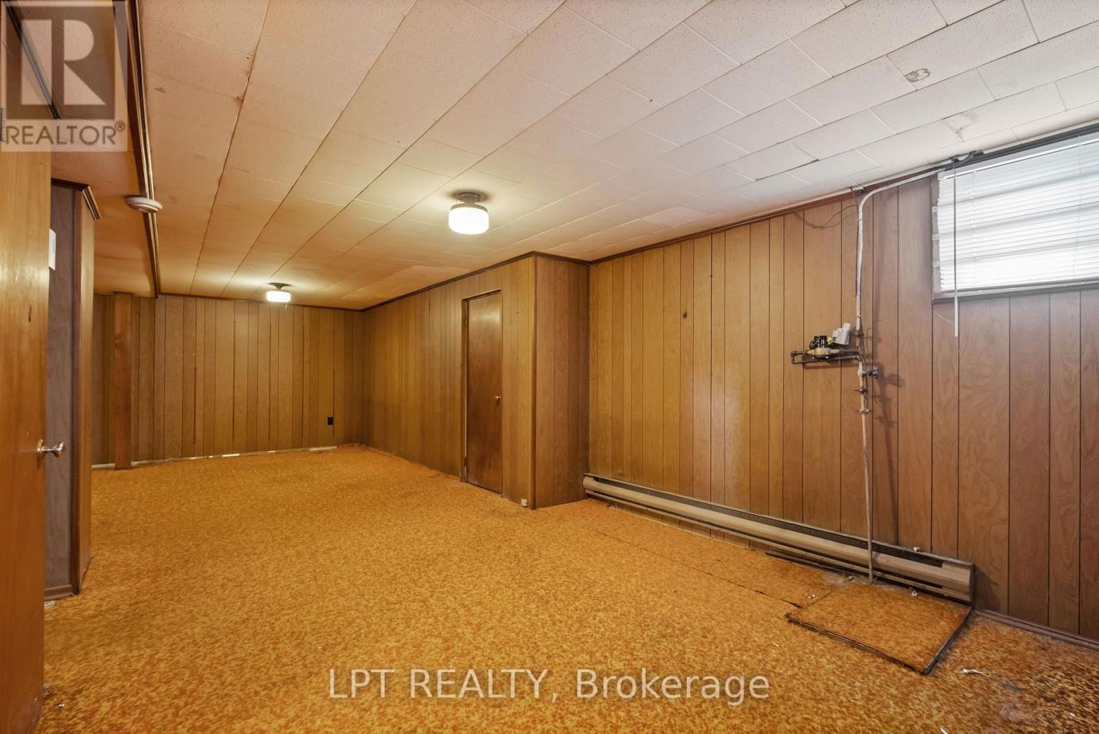 32 JANE AVENUE Image 18