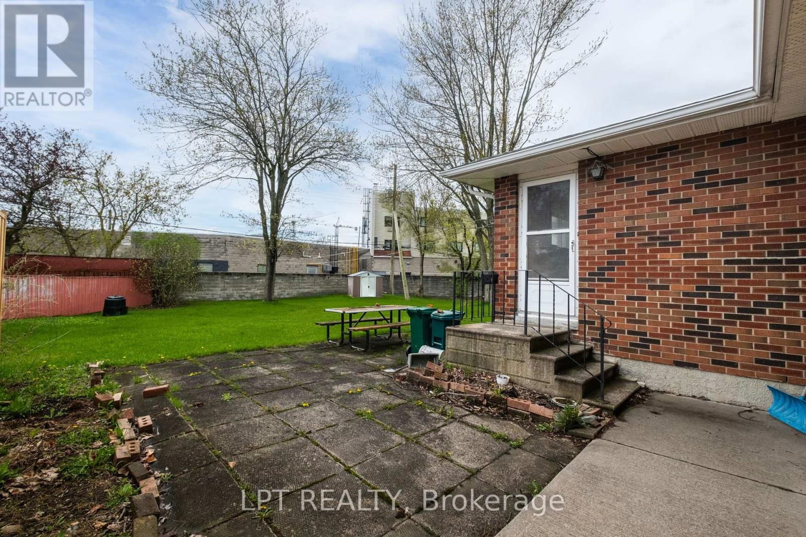32 JANE AVENUE Image 28