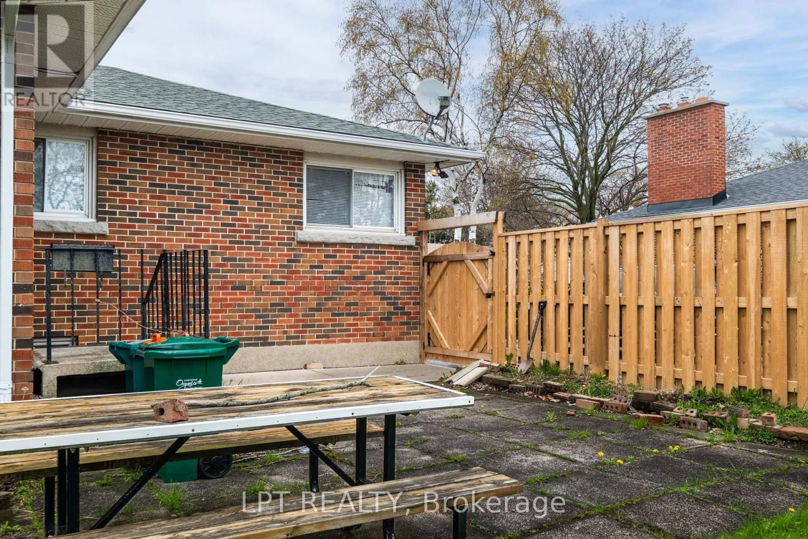 32 JANE AVENUE Image 29