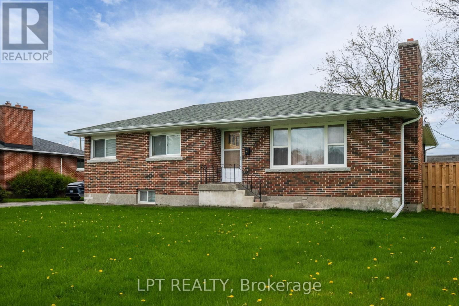 32 JANE AVENUE Image 35