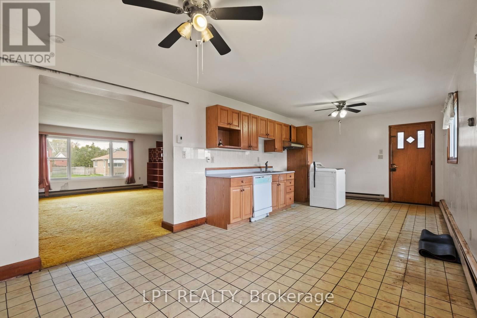 32 JANE AVENUE Image 7