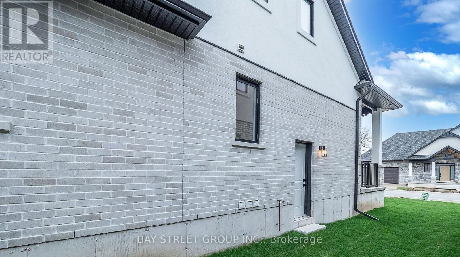 16 Lower - 242 MOUNT PLEASANT STREET Image 18