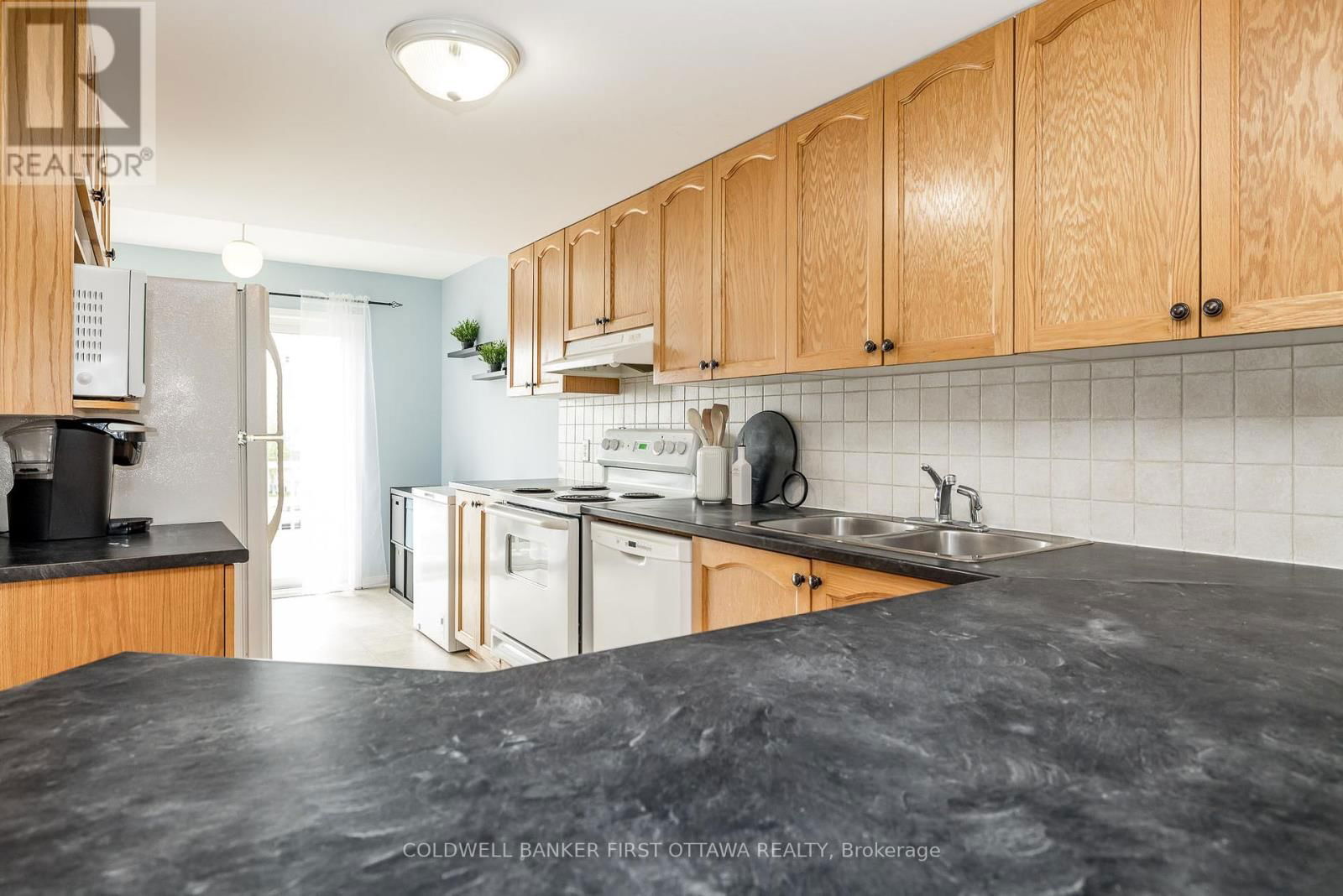 326 CROWNRIDGE DRIVE Image 10