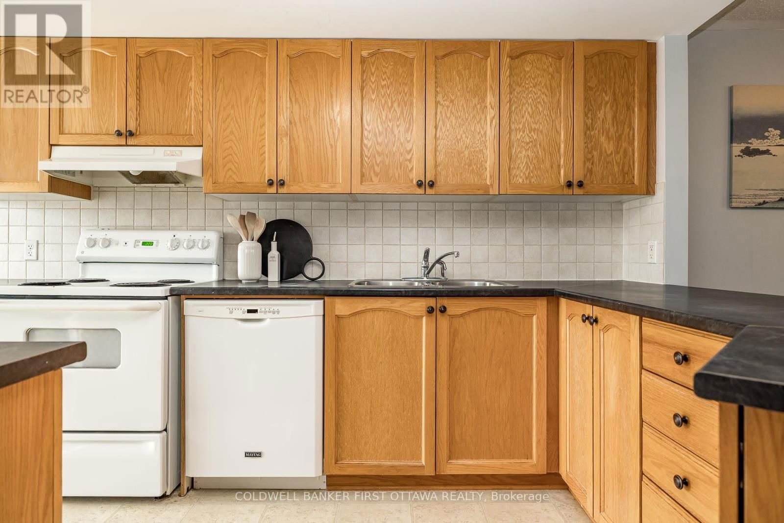 326 CROWNRIDGE DRIVE Image 11