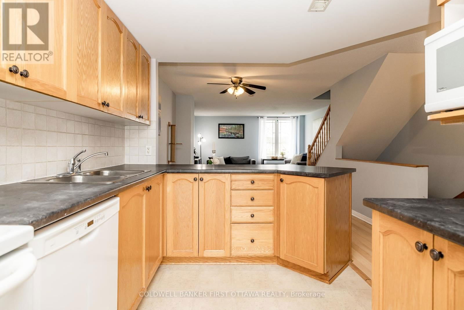326 CROWNRIDGE DRIVE Image 12