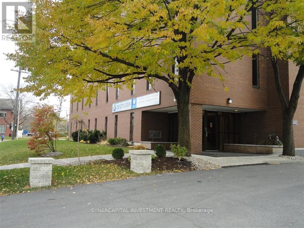 B100 - 1376 BANK STREET Image 1