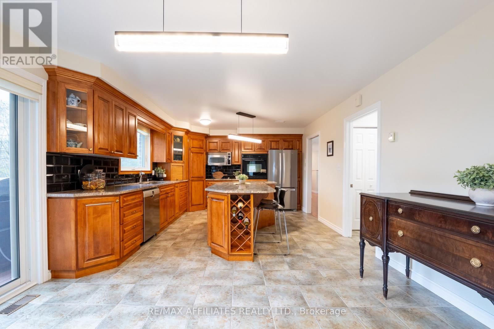 2551 OLD RED ROAD Image 17