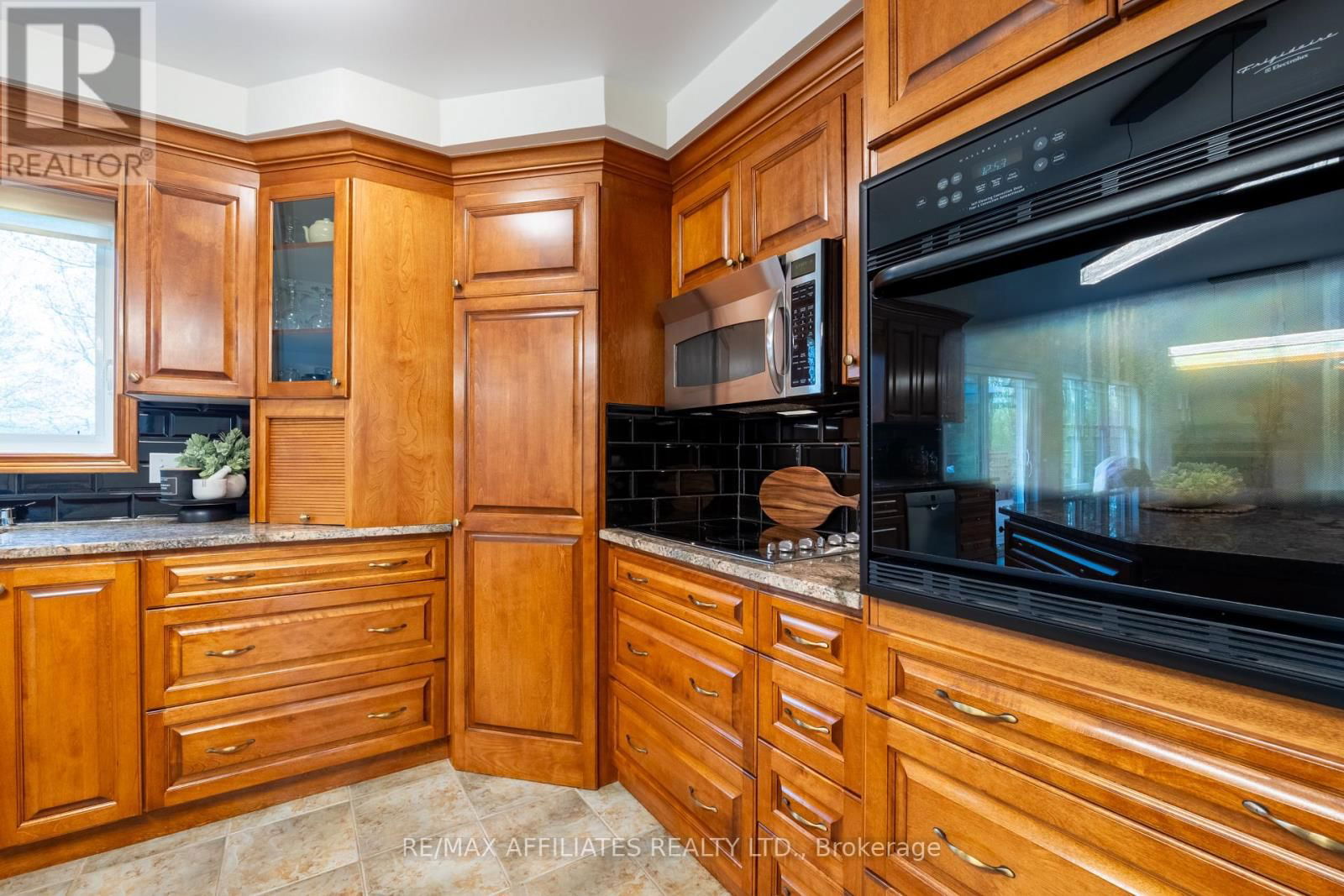 2551 OLD RED ROAD Image 18