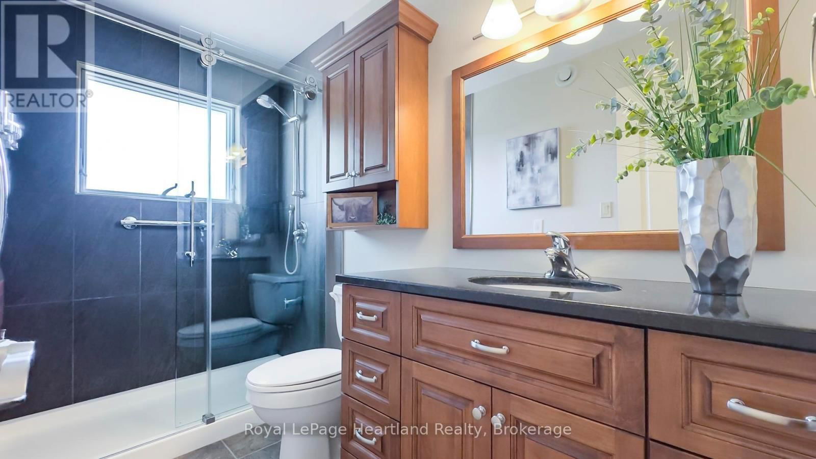333 ONTARIO STREET Image 16