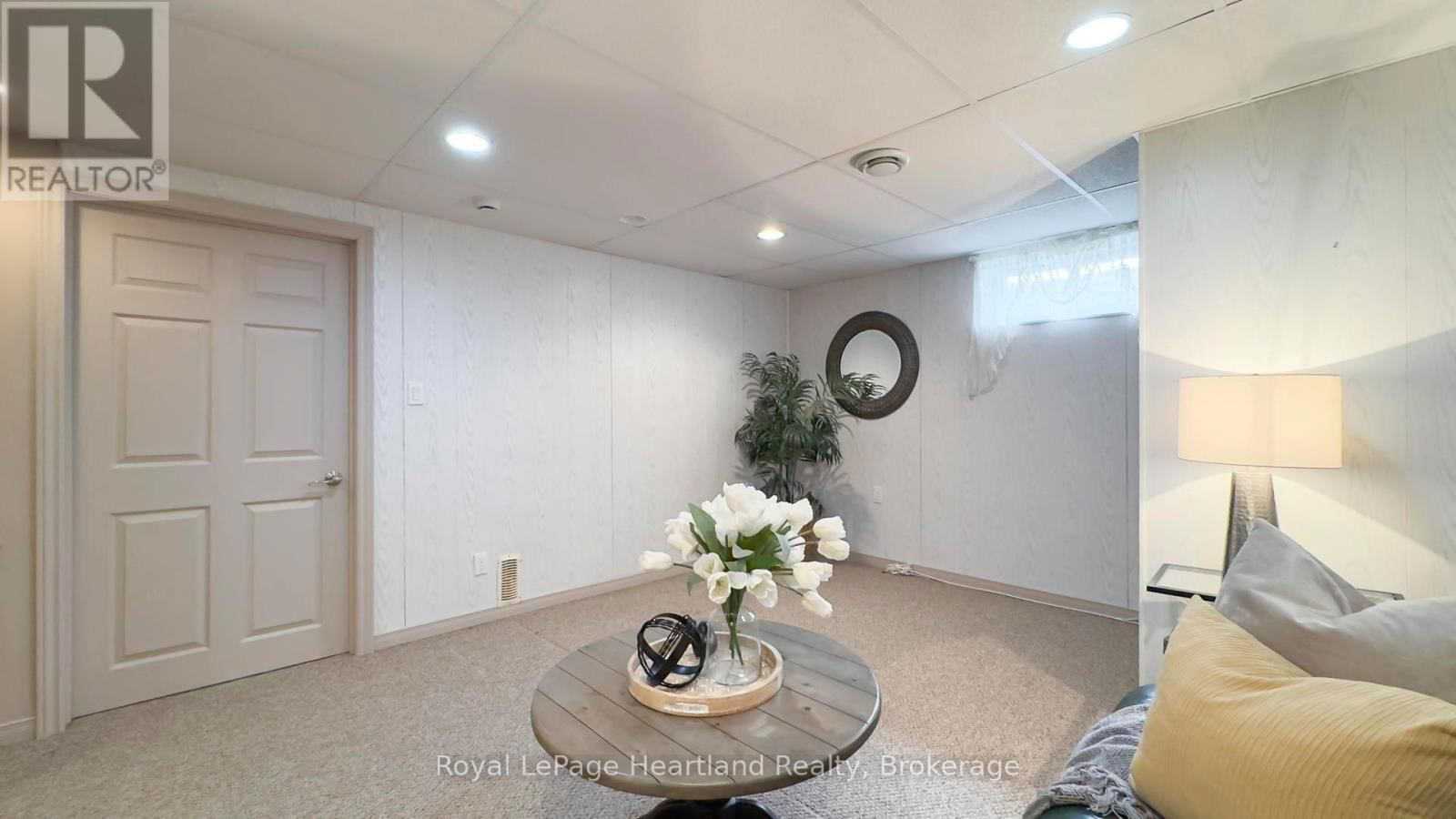 333 ONTARIO STREET Image 23