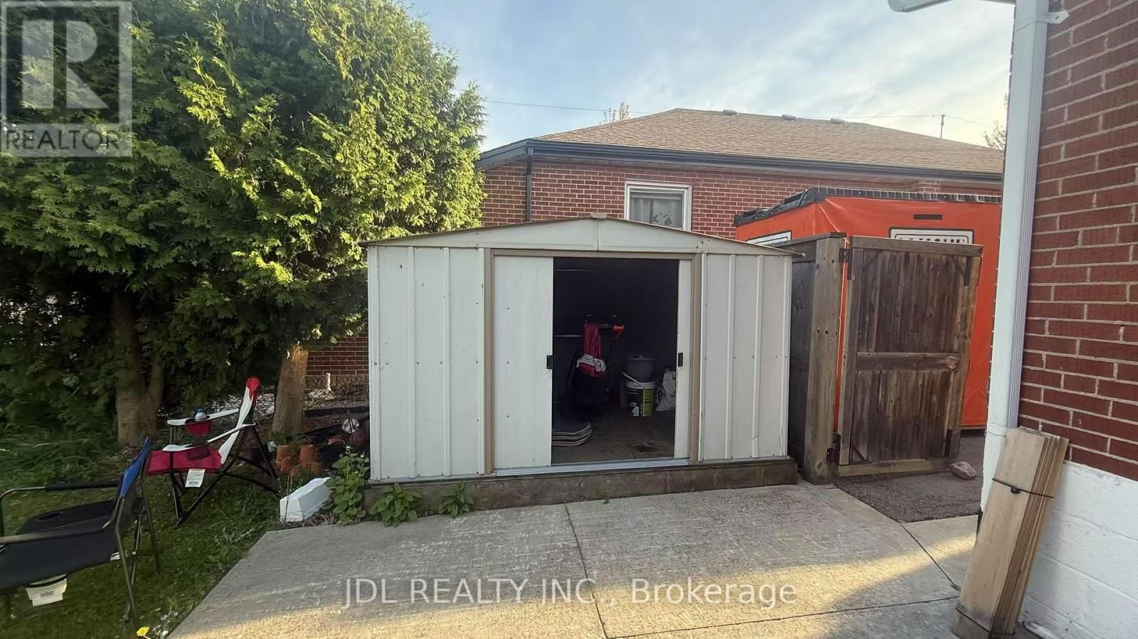 317 PARKDALE AVENUE SOUTH Image 16