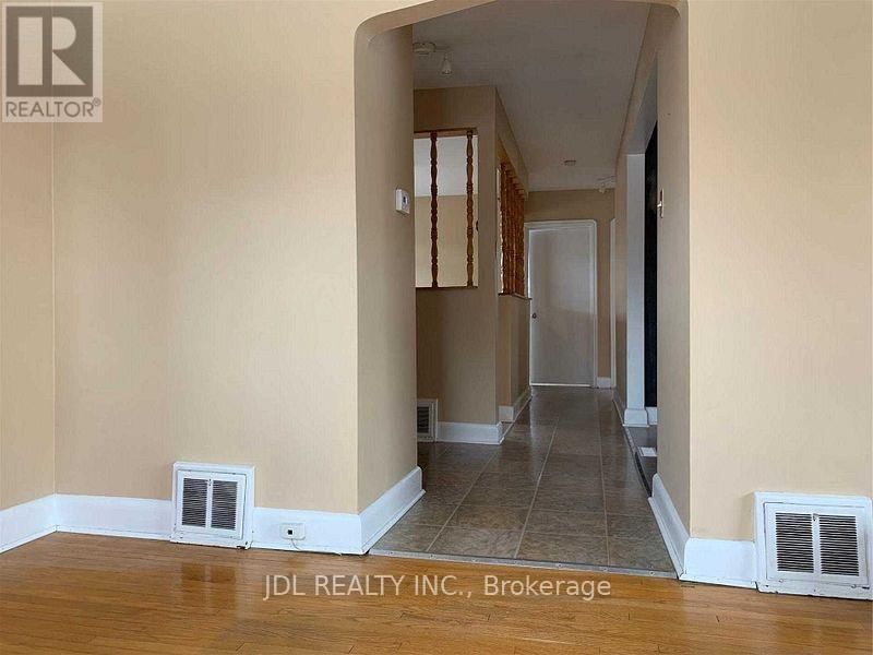 317 PARKDALE AVENUE SOUTH Image 5