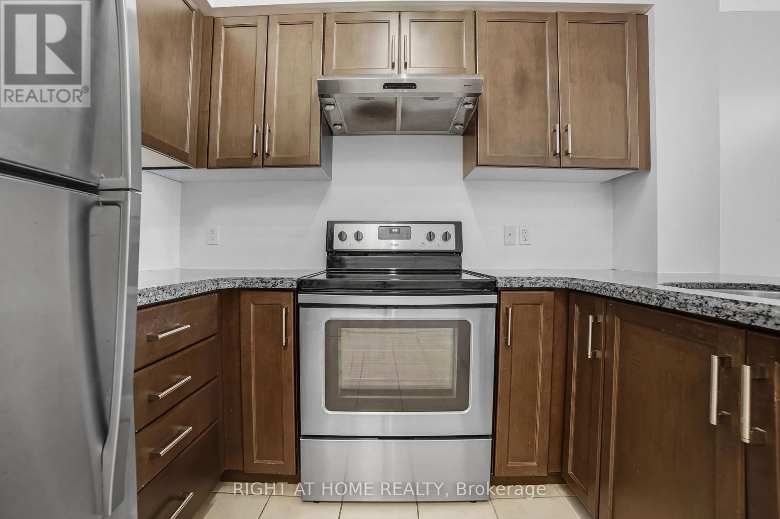 218 - 1077 GORDON STREET Image 16