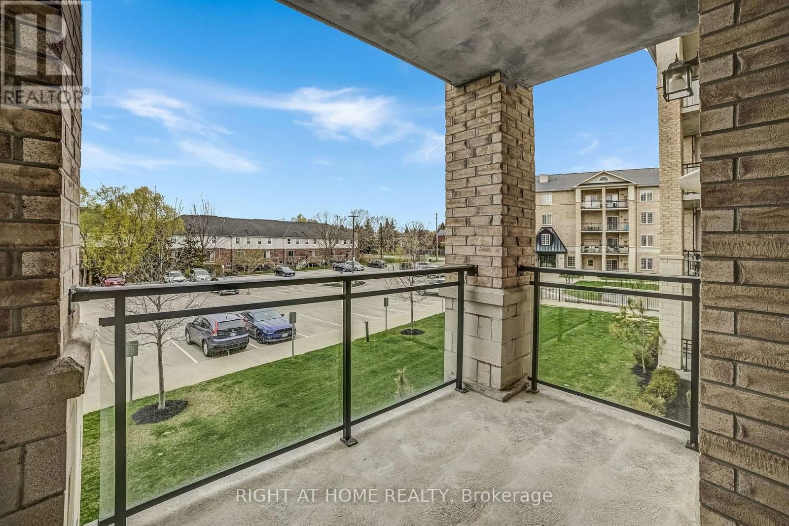 218 - 1077 GORDON STREET Image 31