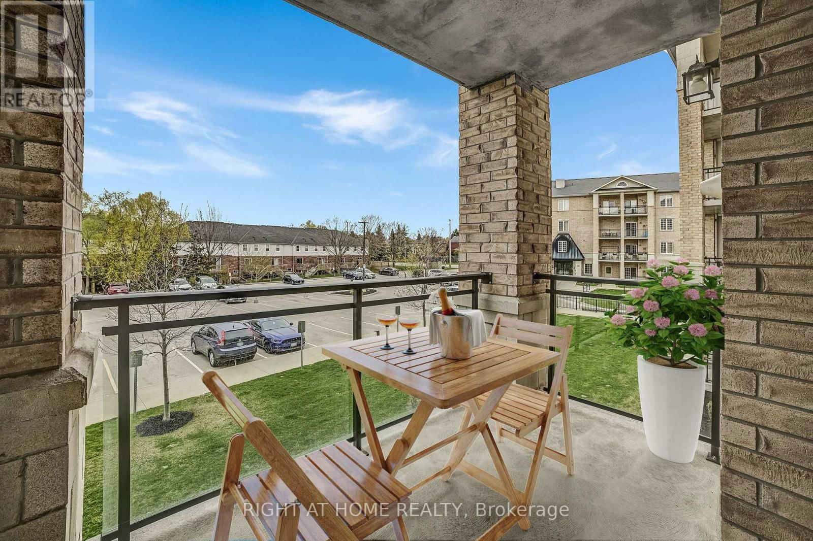 218 - 1077 GORDON STREET Image 33