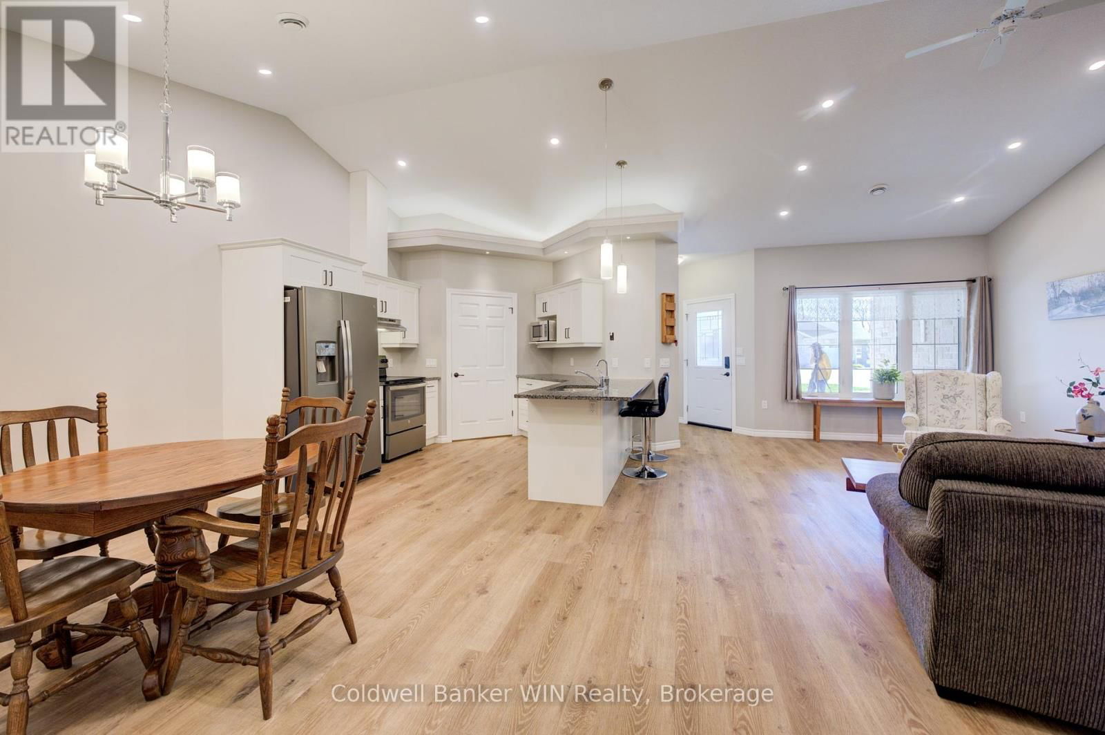 103 BROOMERS CRESCENT Image 16