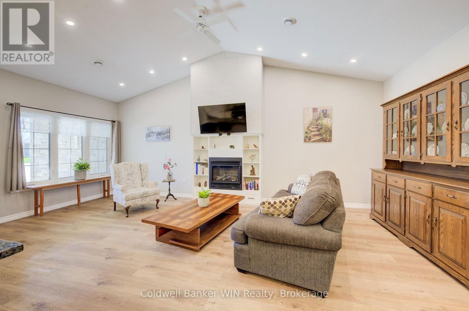 103 BROOMERS CRESCENT Image 9
