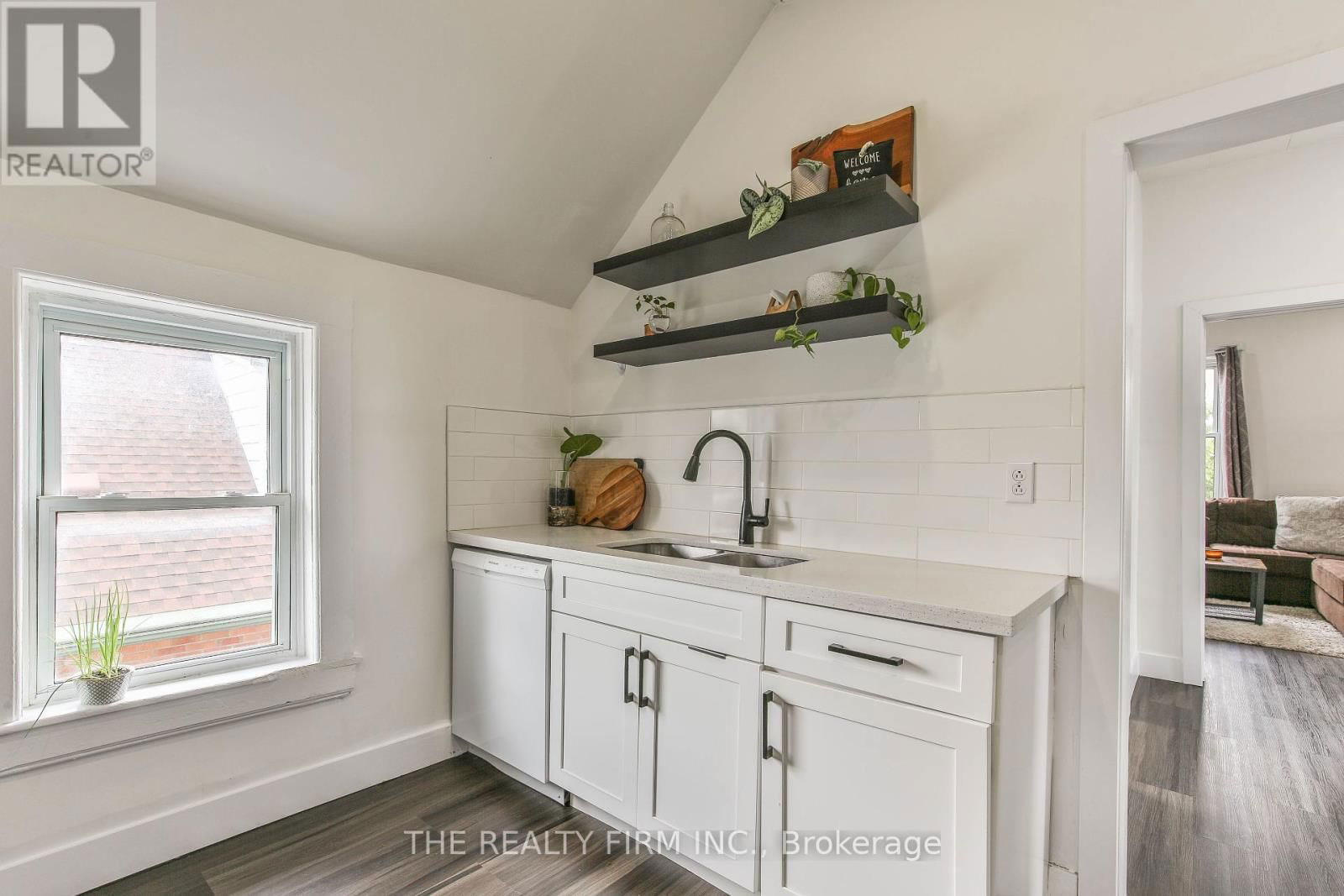12 WELDON AVENUE Image 14