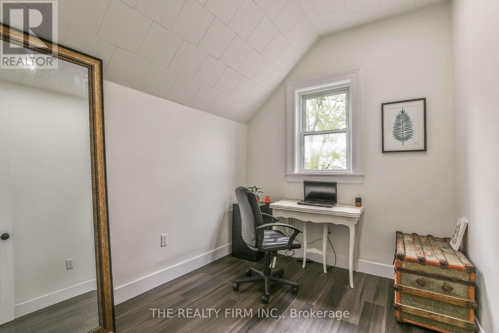 12 WELDON AVENUE Image 22