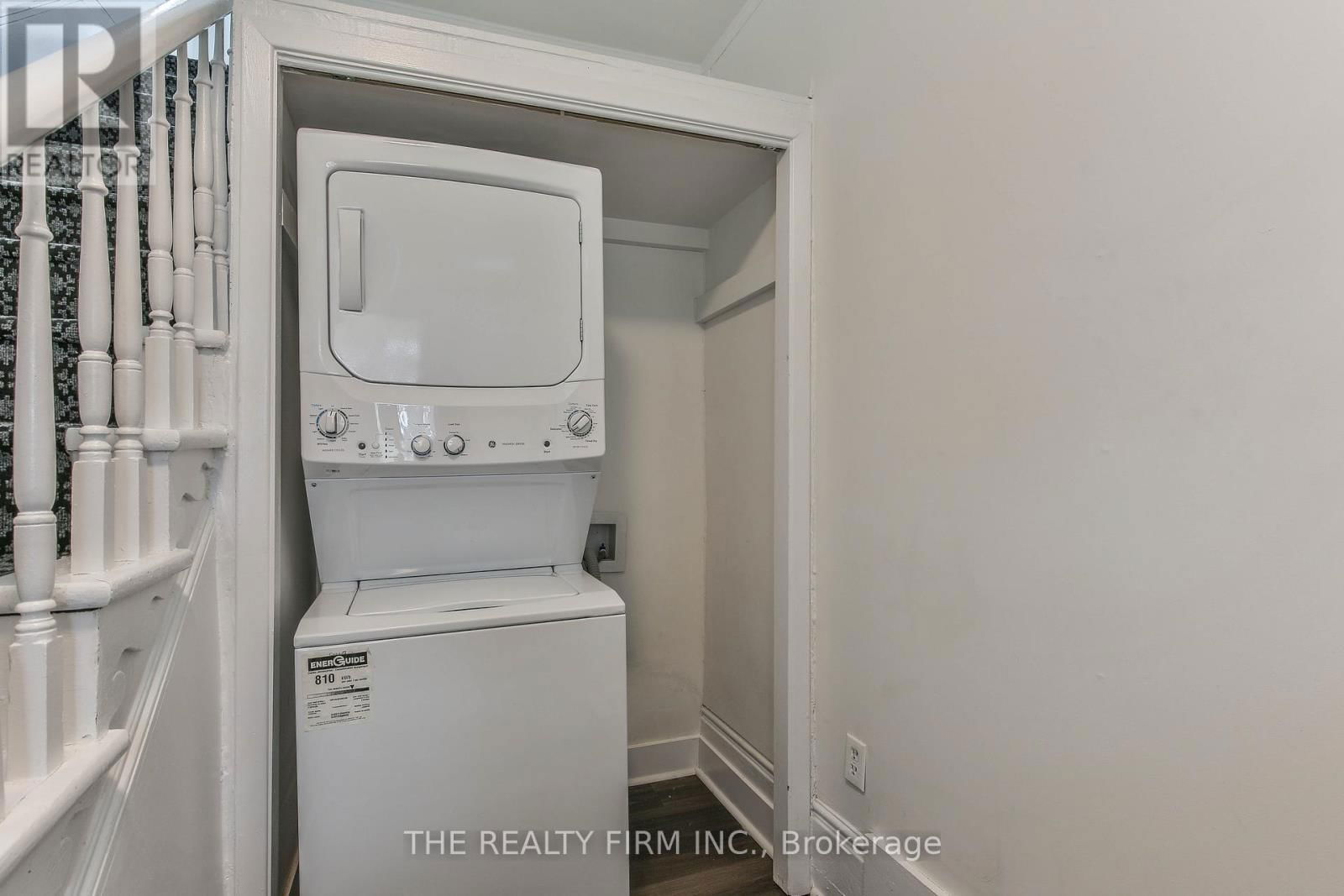 12 WELDON AVENUE Image 25