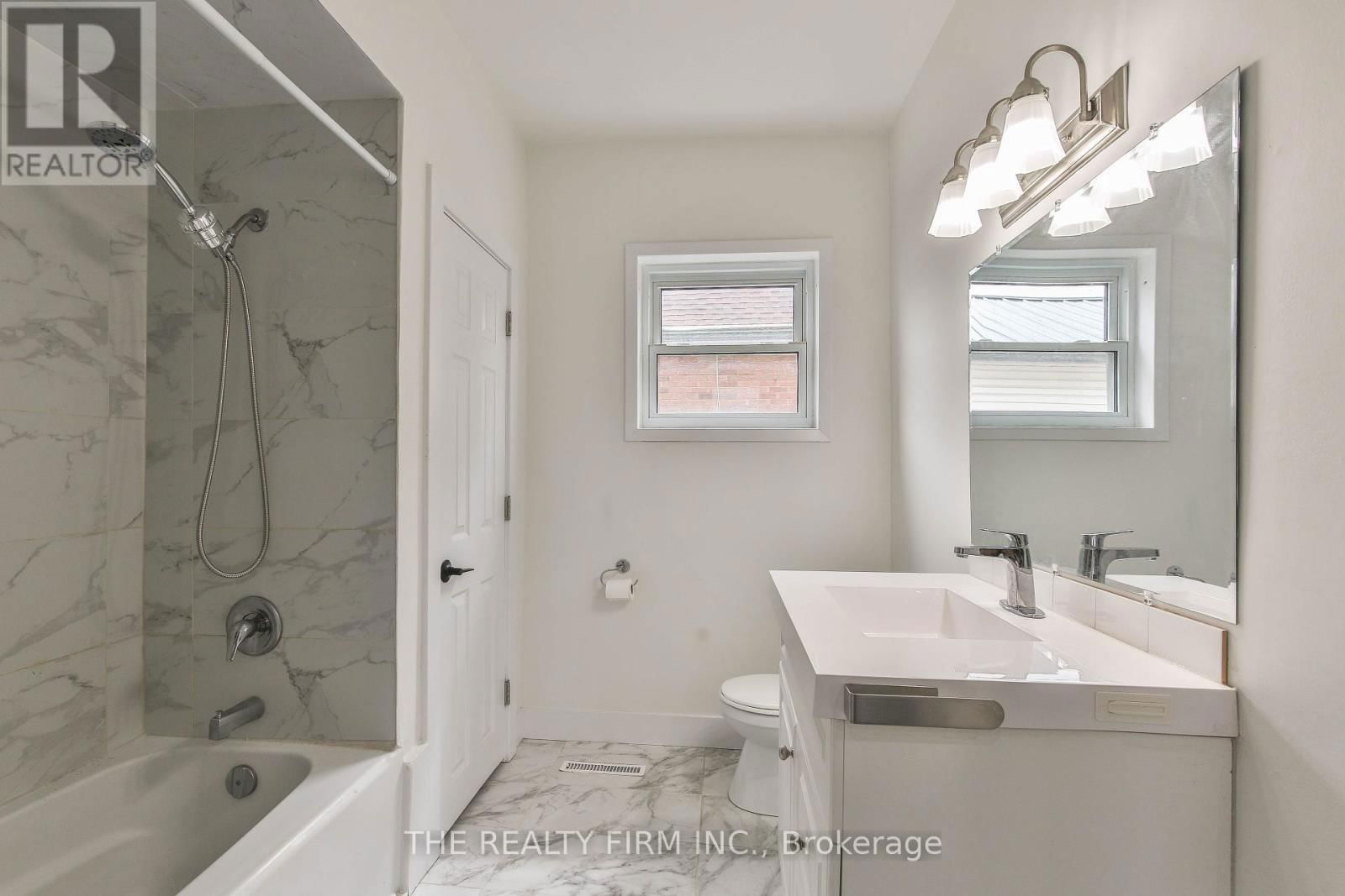 12 WELDON AVENUE Image 42