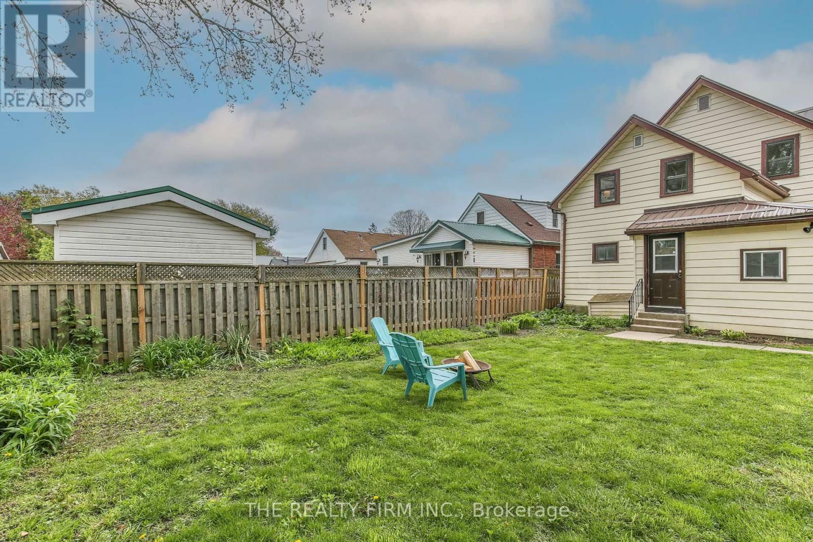 12 WELDON AVENUE Image 44