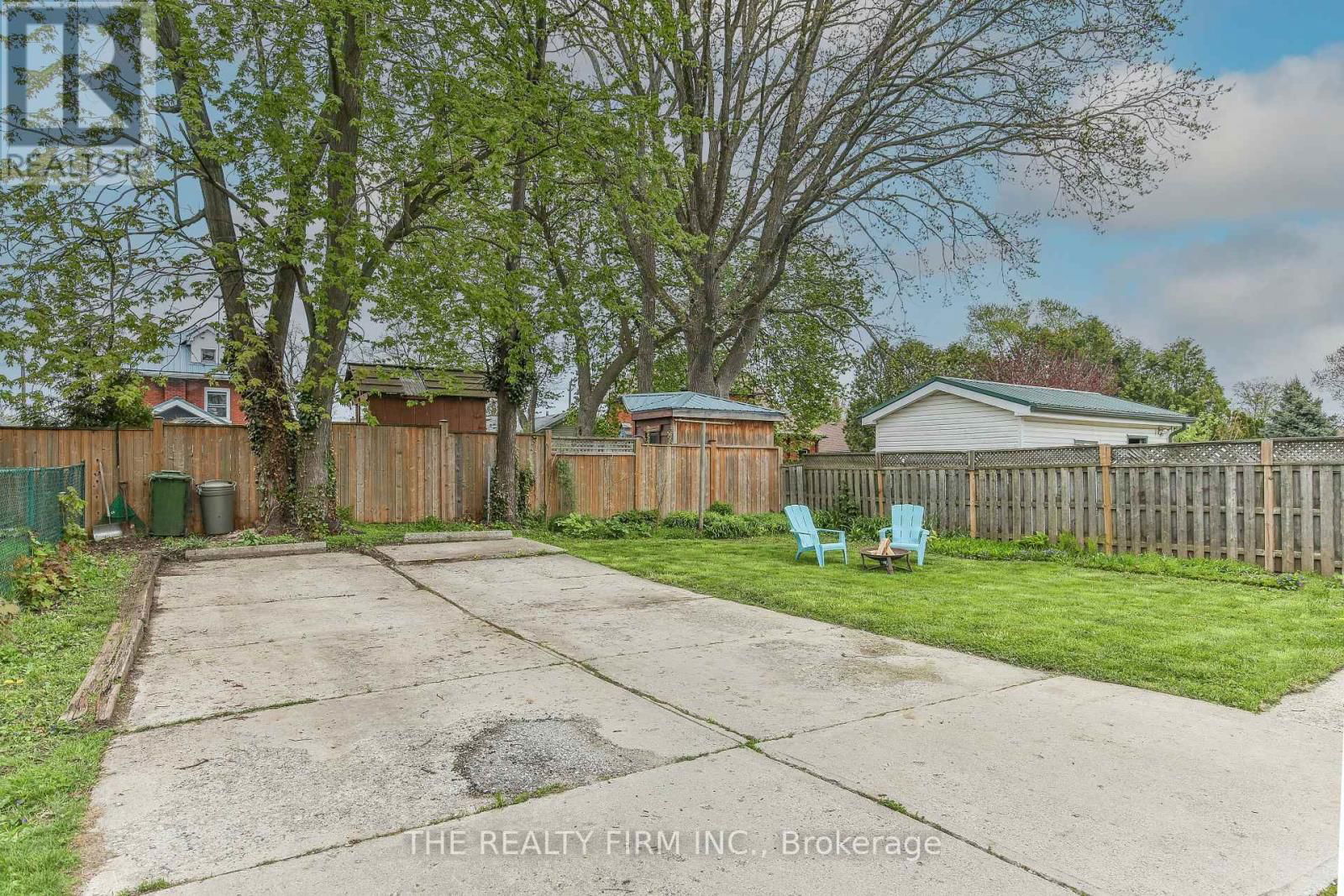 12 WELDON AVENUE Image 47