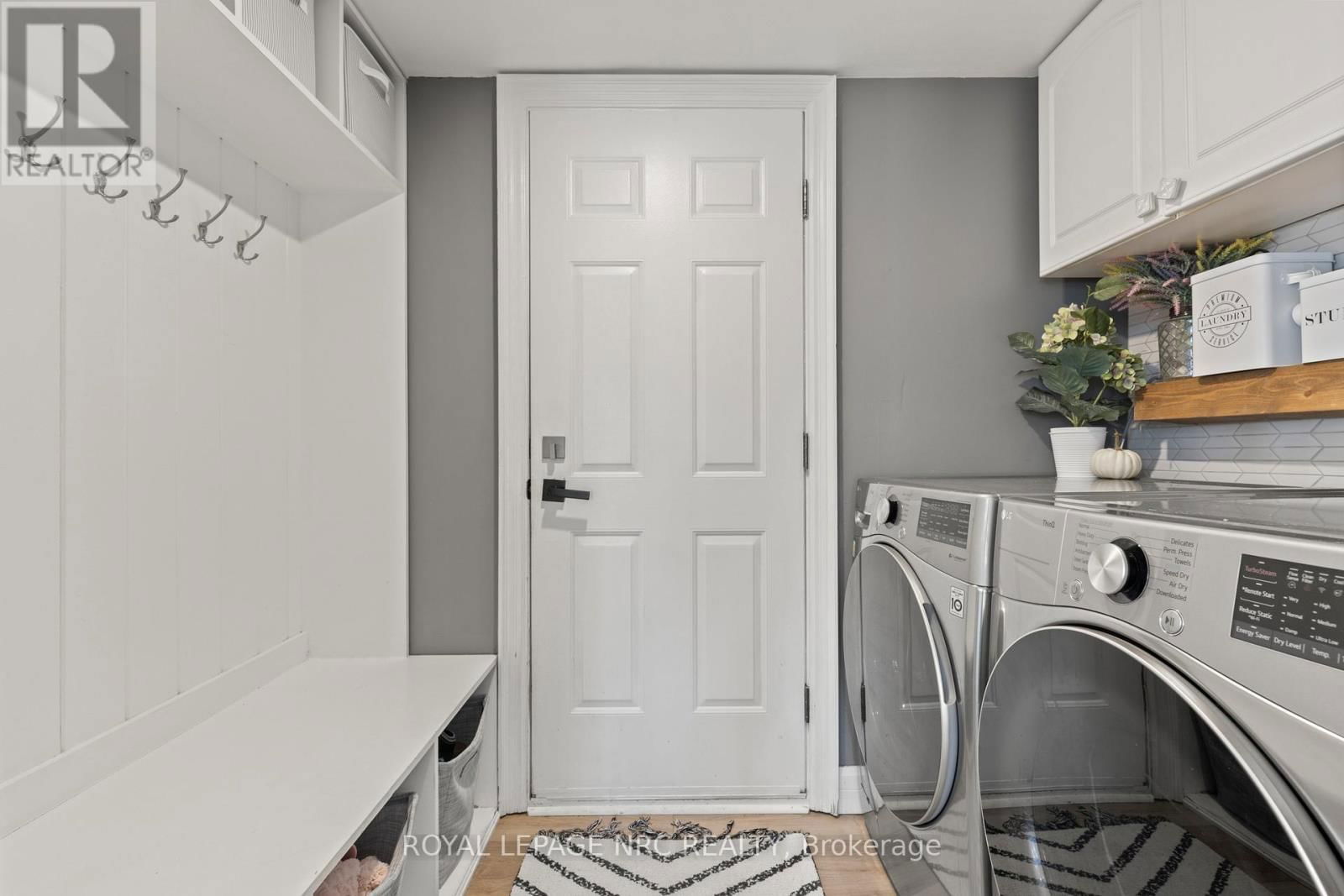 2905 BUTLER'S WALK Image 19
