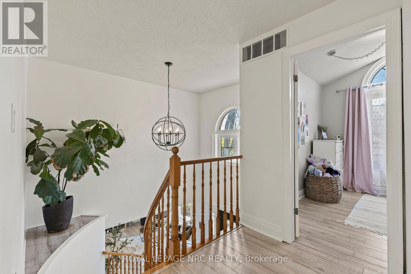 2905 BUTLER'S WALK Image 21