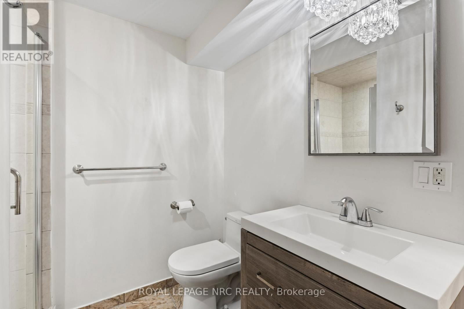 2905 BUTLER'S WALK Image 35