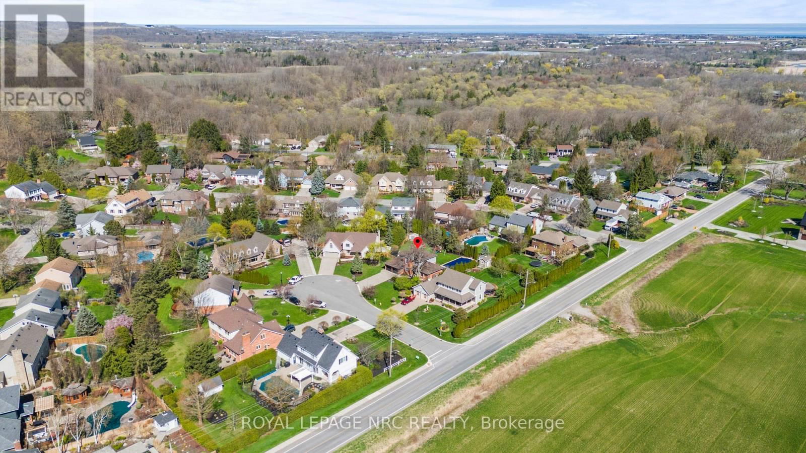 2905 BUTLER'S WALK Image 43