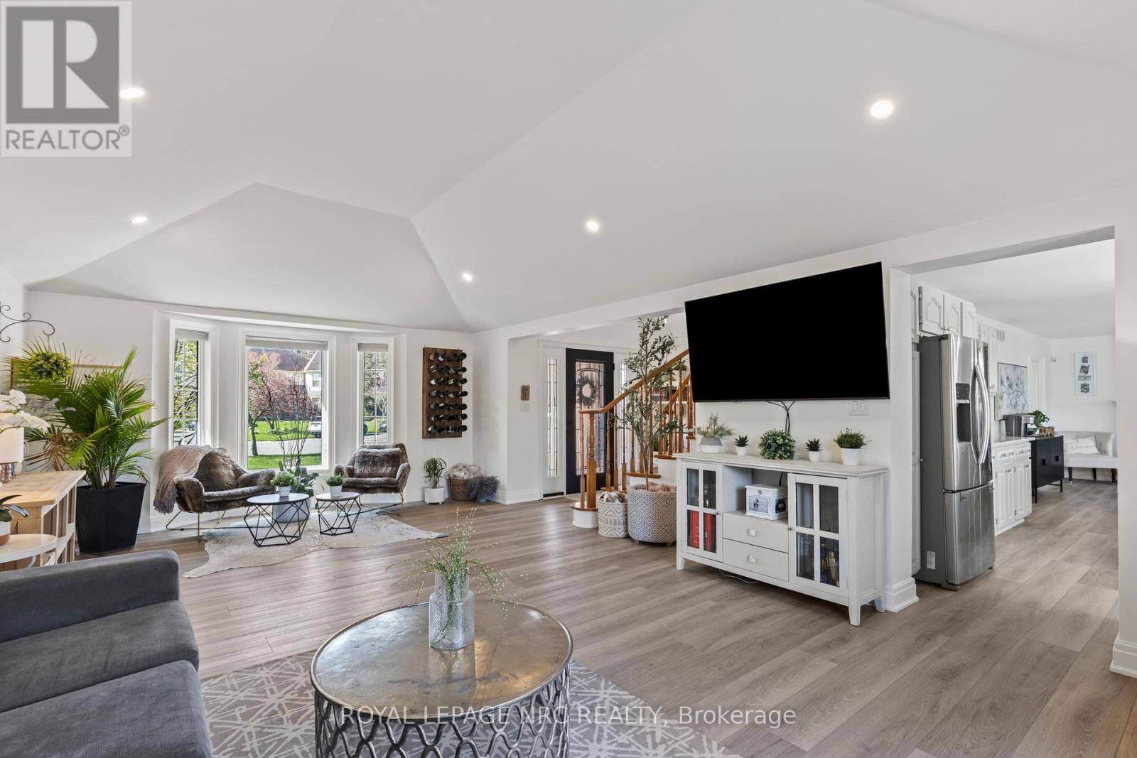 2905 BUTLER'S WALK Image 9