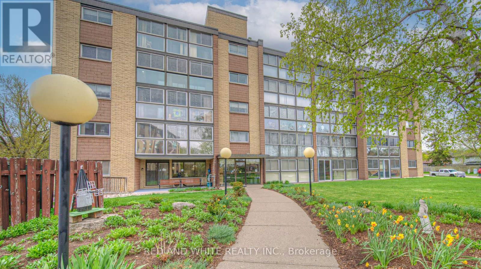 406 - 400 CHAMPLAIN BOULEVARD Image 1