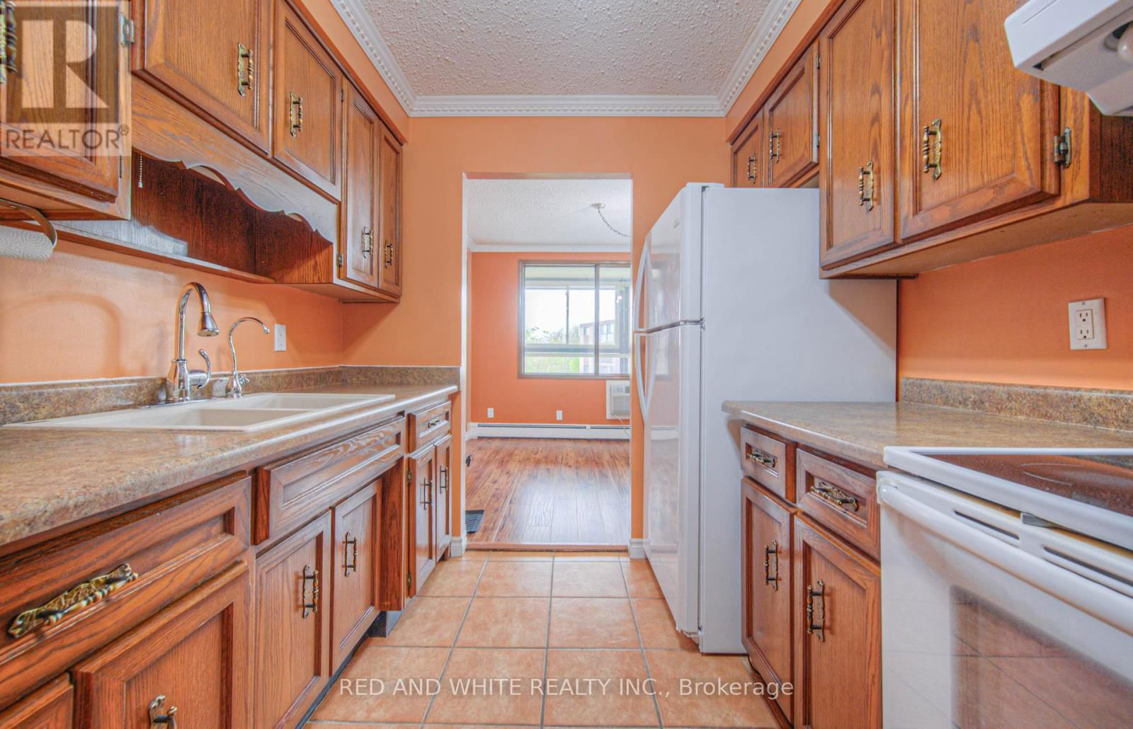 406 - 400 CHAMPLAIN BOULEVARD Image 17