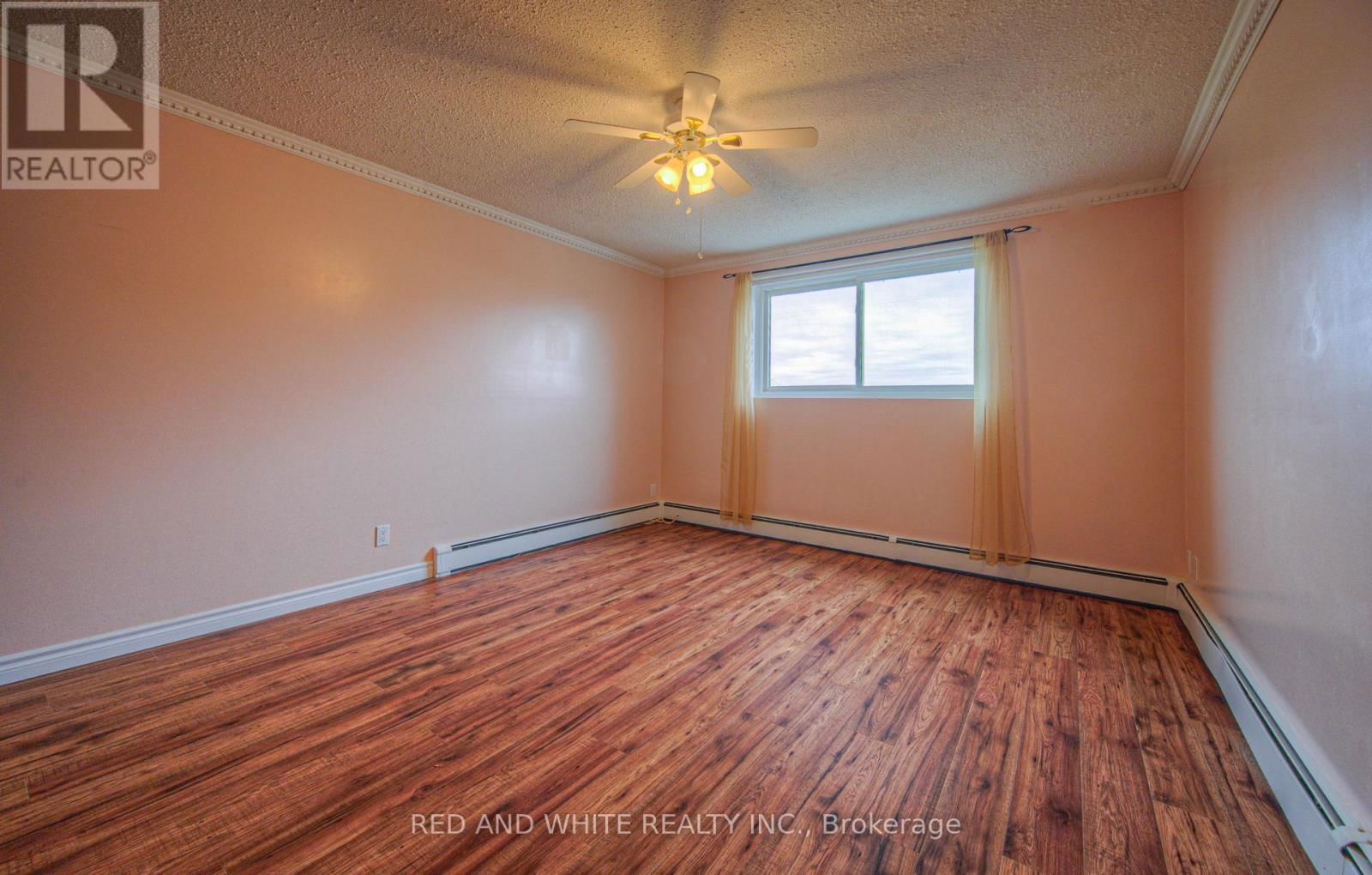 406 - 400 CHAMPLAIN BOULEVARD Image 27