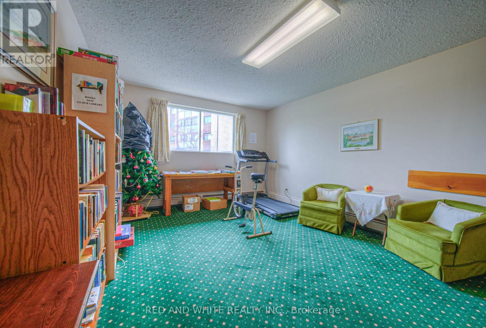406 - 400 CHAMPLAIN BOULEVARD Image 36