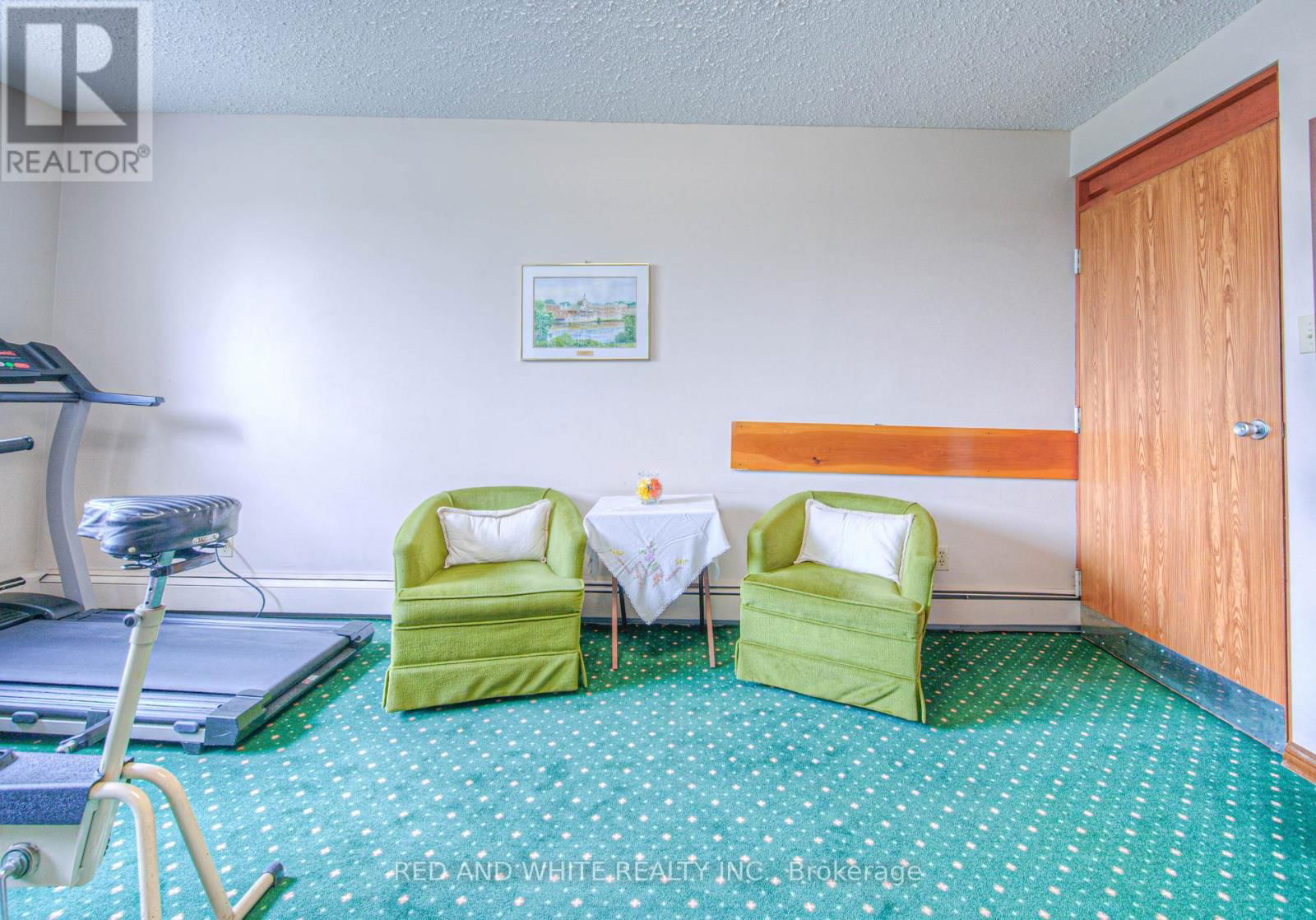 406 - 400 CHAMPLAIN BOULEVARD Image 37