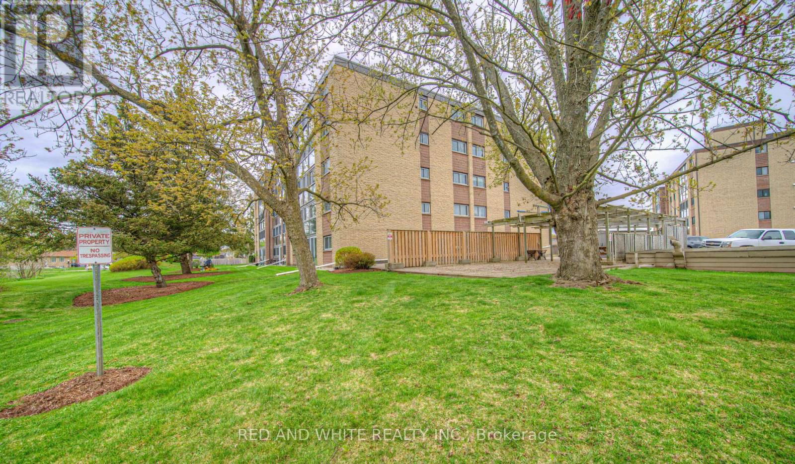 406 - 400 CHAMPLAIN BOULEVARD Image 47