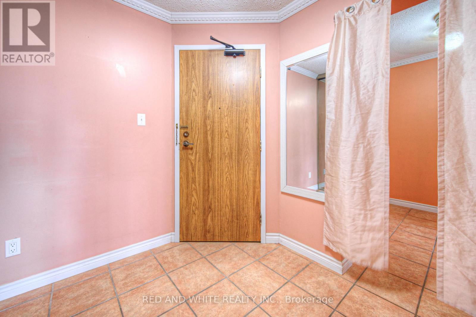 406 - 400 CHAMPLAIN BOULEVARD Image 5