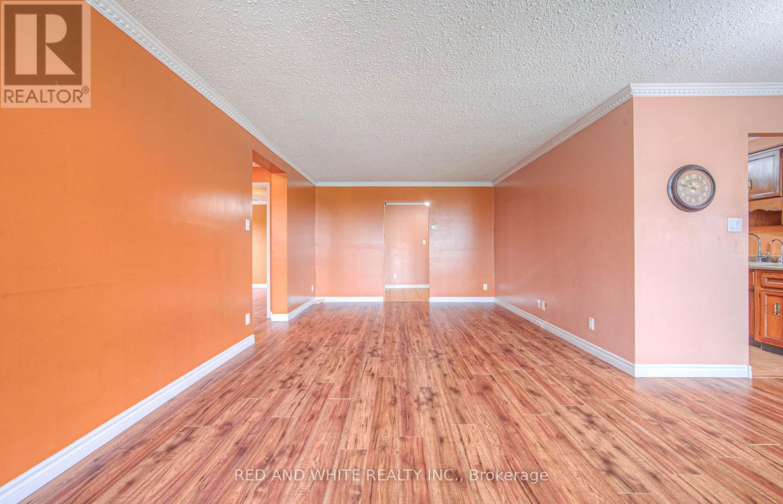 406 - 400 CHAMPLAIN BOULEVARD Image 9
