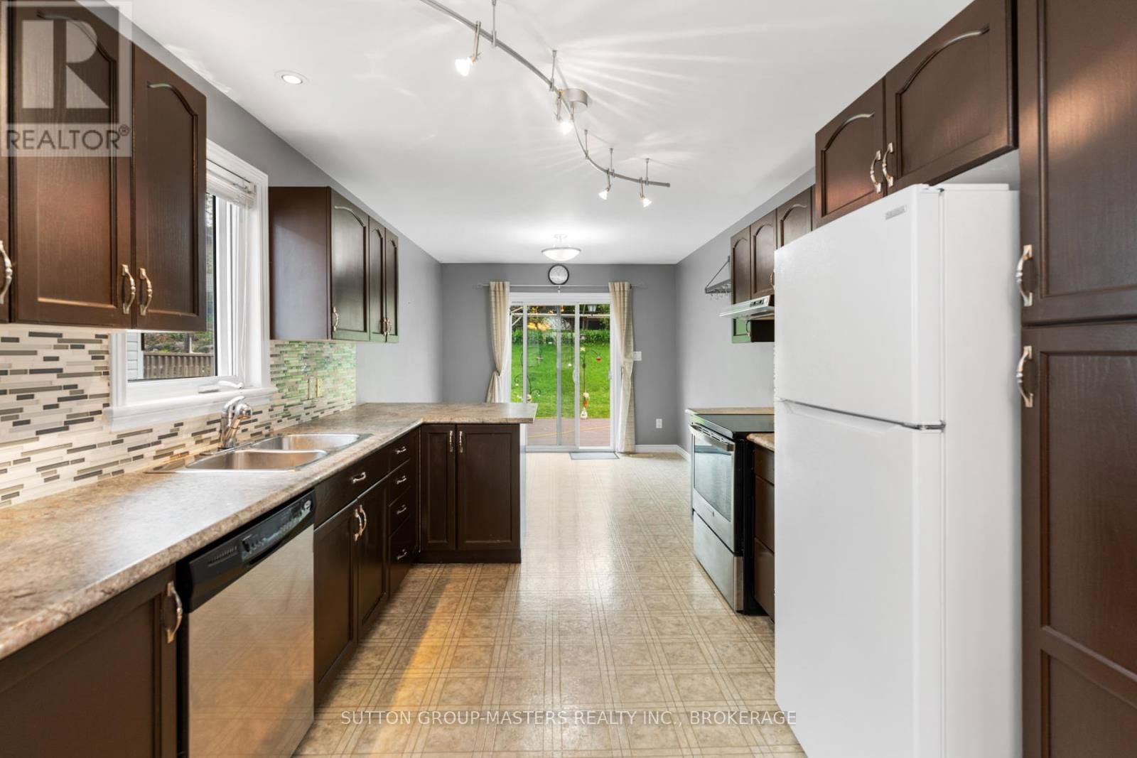 440 DOLSHIRE STREET Image 11