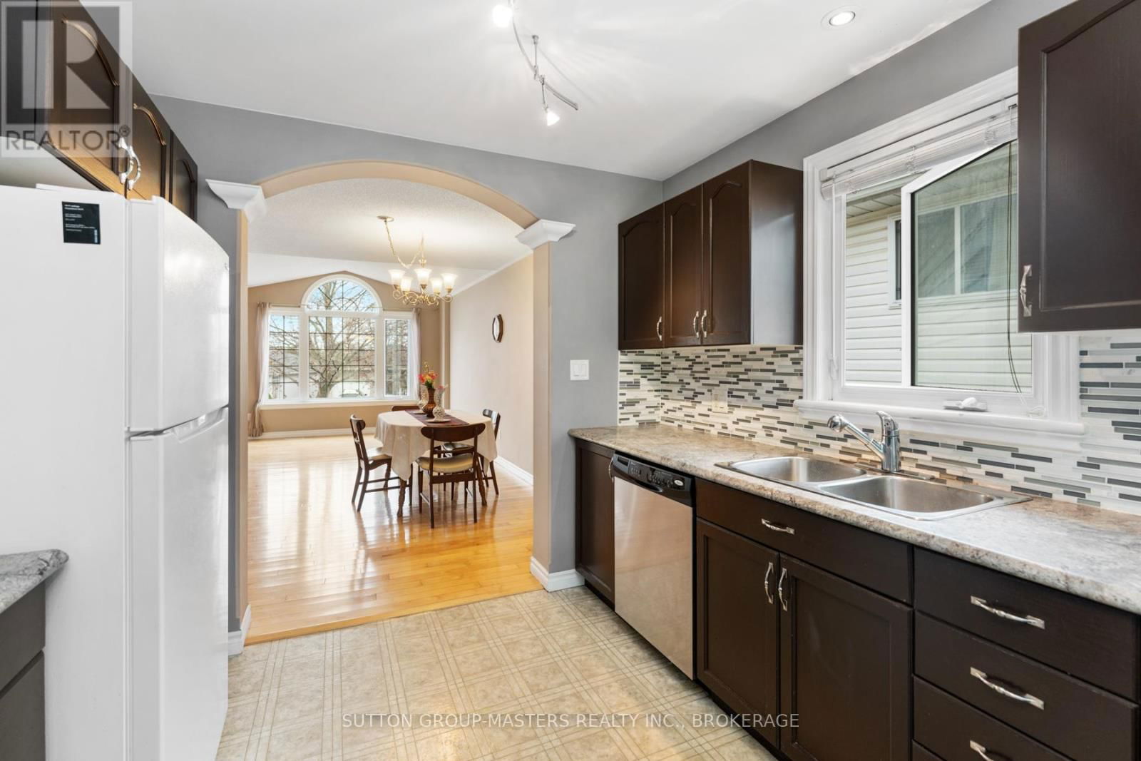440 DOLSHIRE STREET Image 15