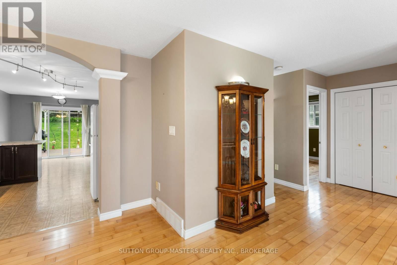 440 DOLSHIRE STREET Image 17