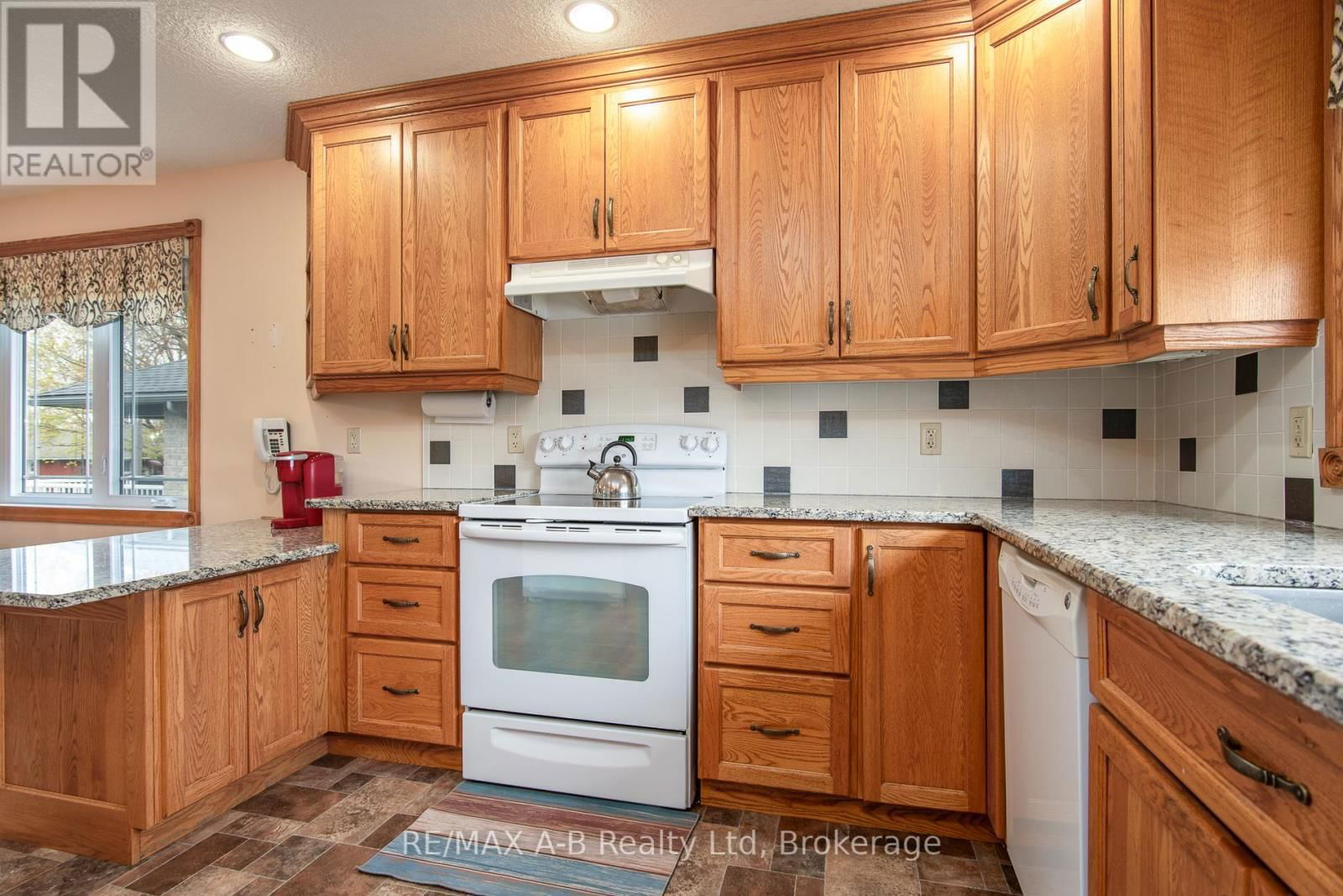 40 GERBER DRIVE Image 31