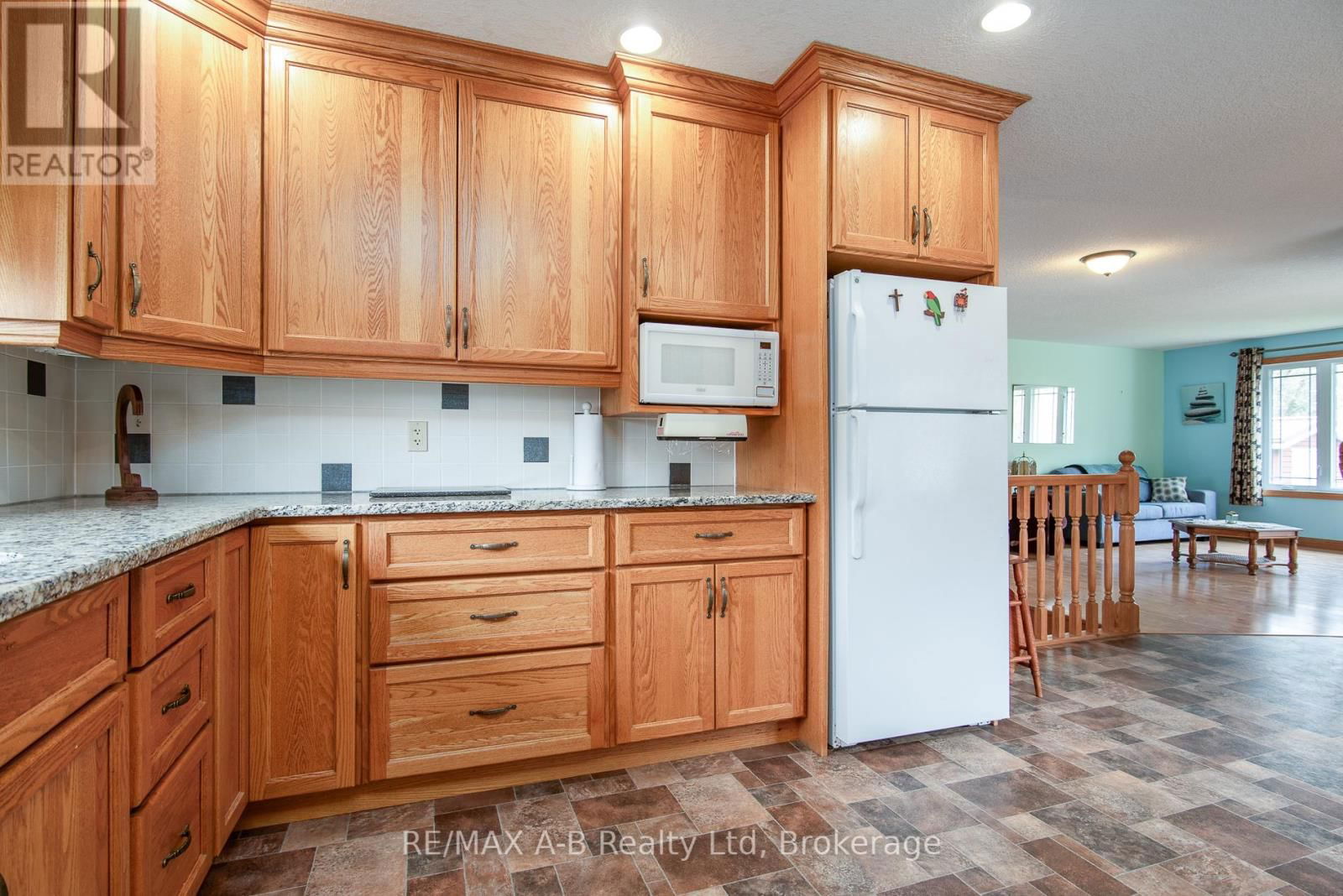 40 GERBER DRIVE Image 32