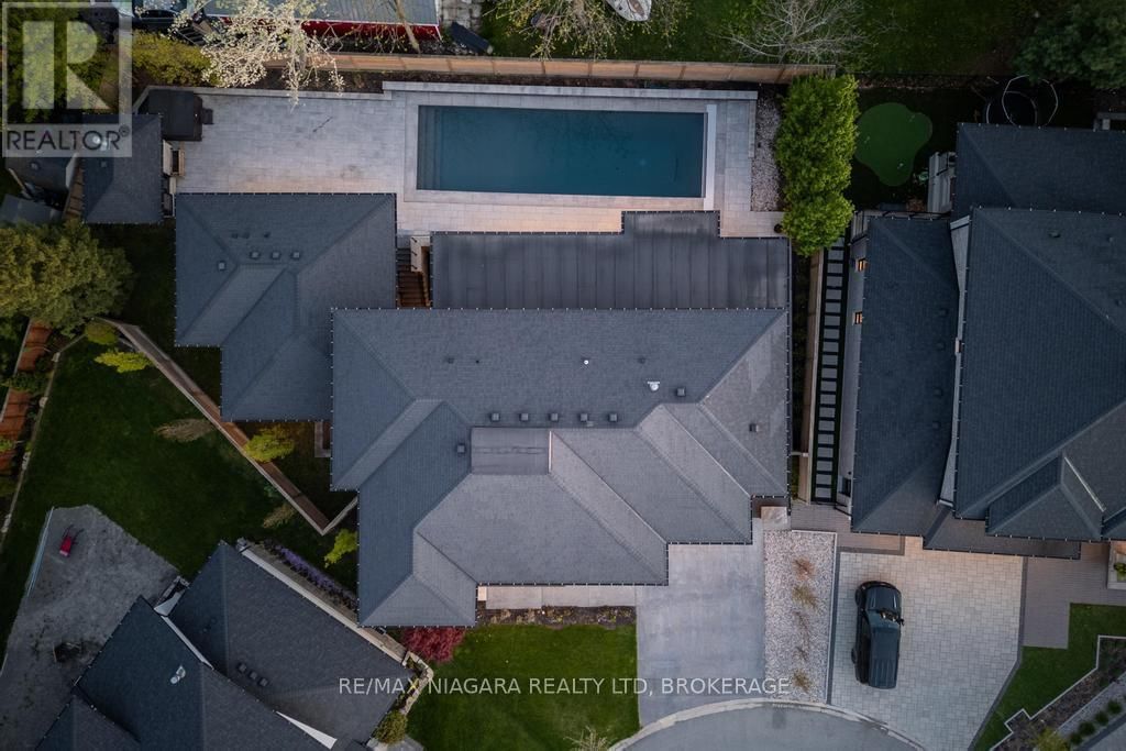 11 WOODBOURNE COURT Image 10