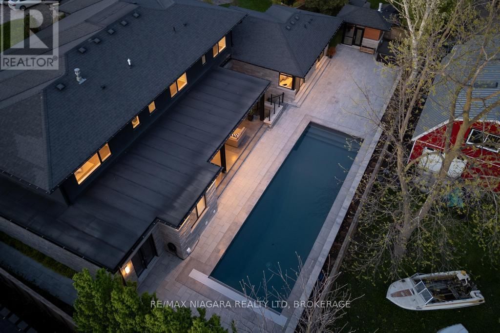 11 WOODBOURNE COURT Image 12