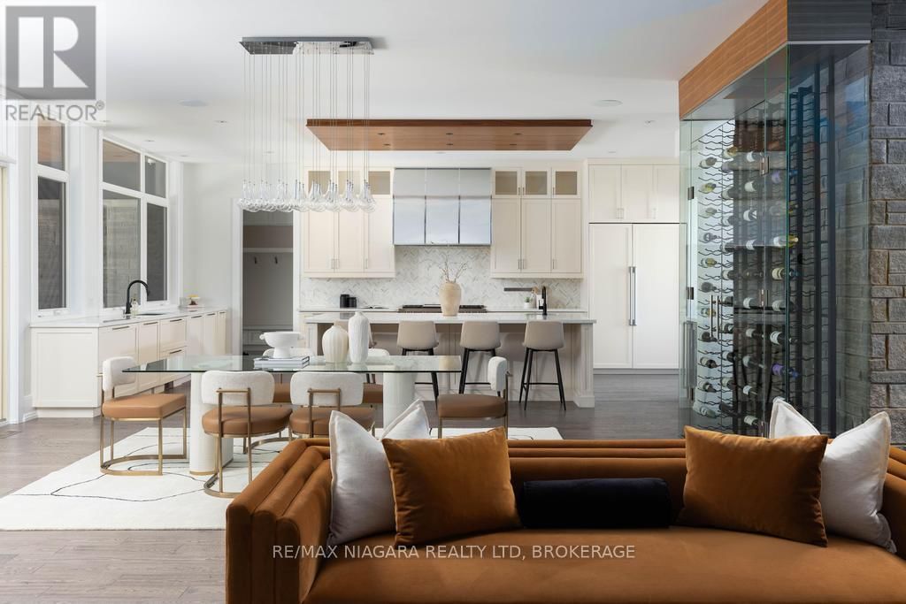 11 WOODBOURNE COURT Image 17